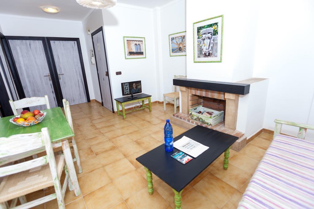 Apartamentos Ibiza Colonia de Sant Jordi Room photo