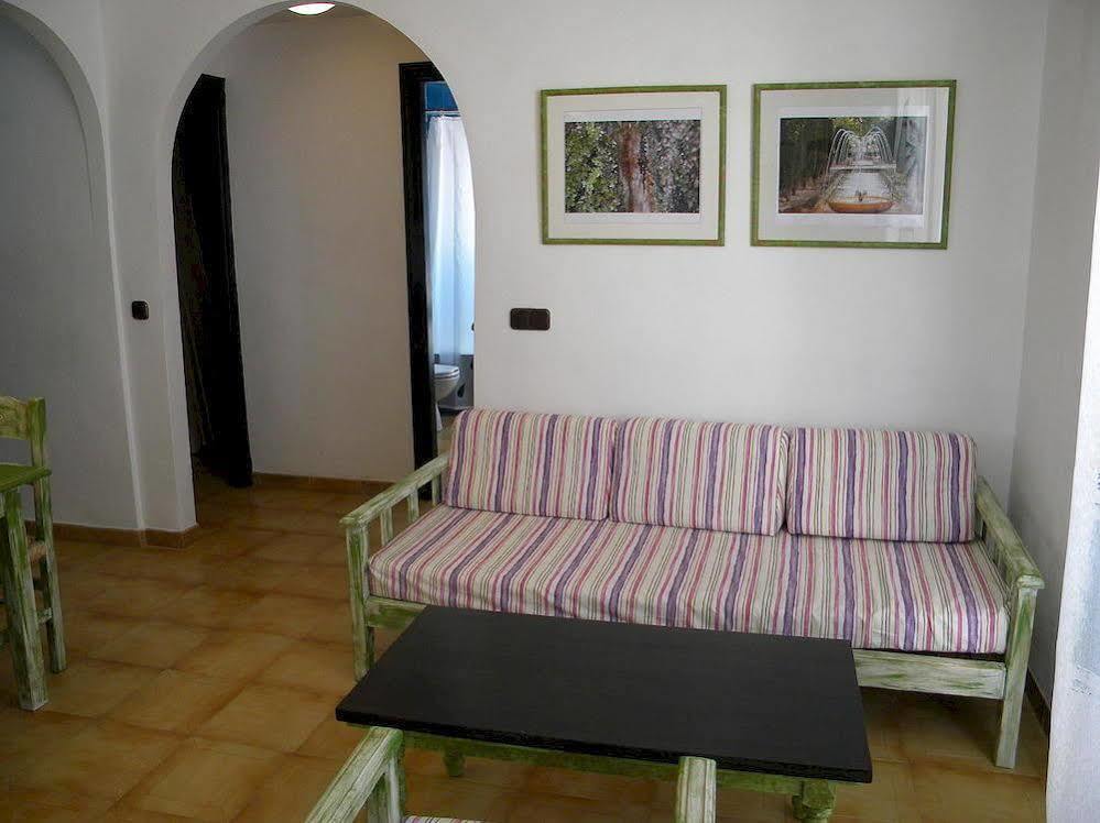 Apartamentos Ibiza Colonia de Sant Jordi Exterior photo
